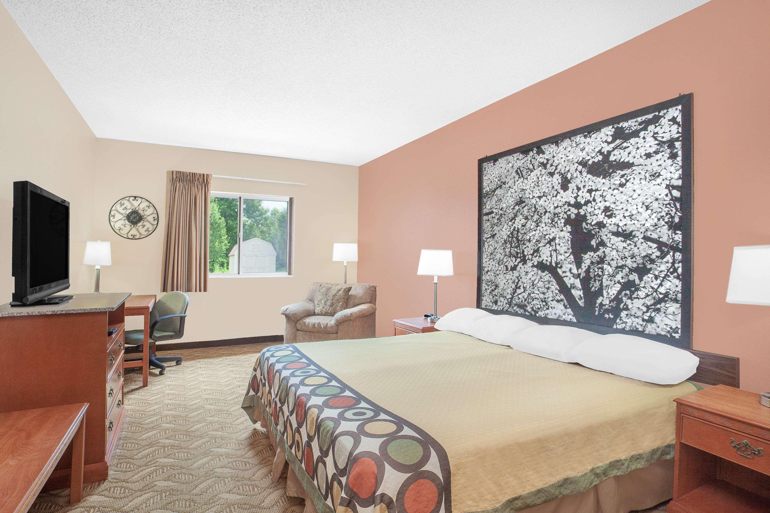 Super 8 By Wyndham Central City Εξωτερικό φωτογραφία