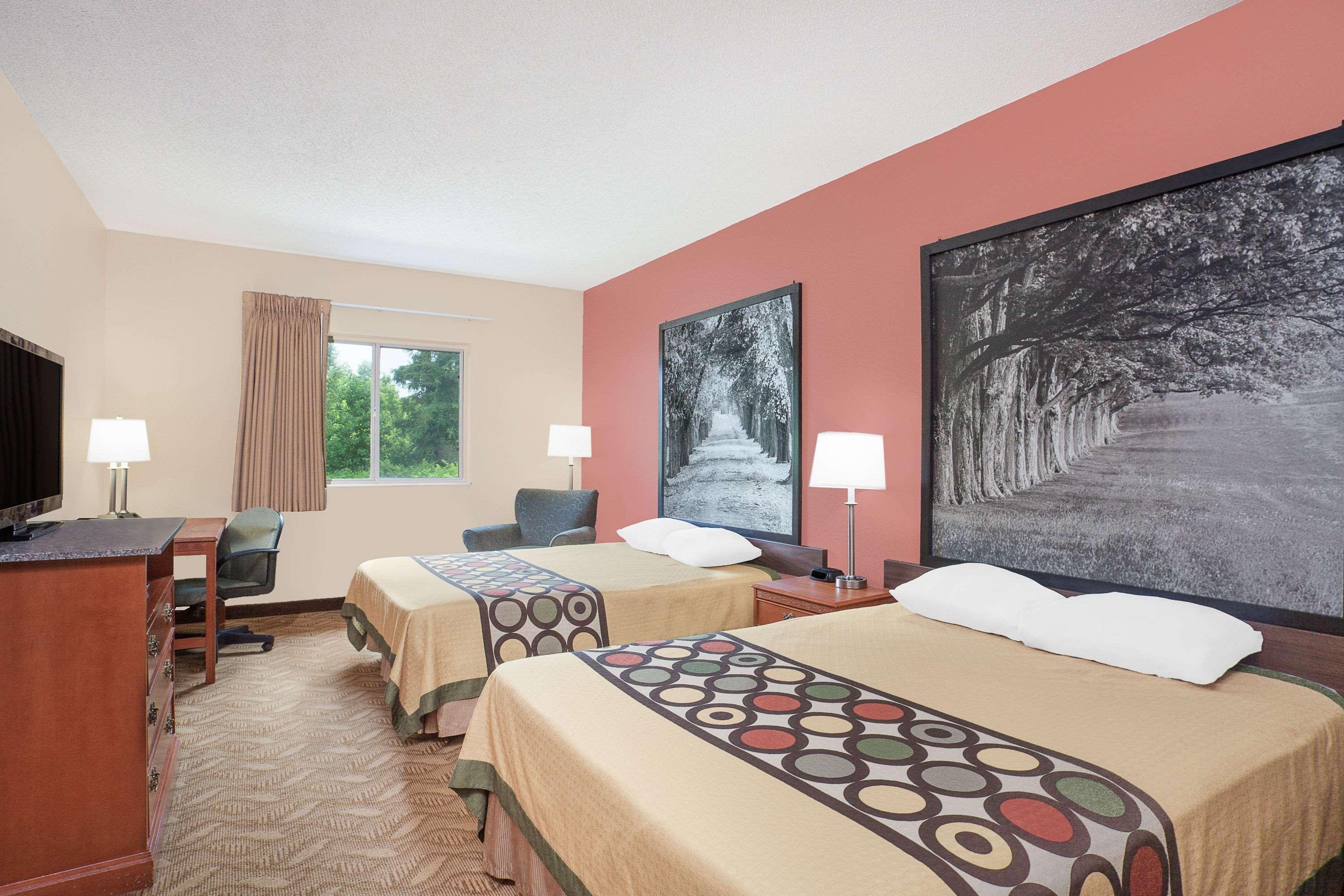 Super 8 By Wyndham Central City Εξωτερικό φωτογραφία